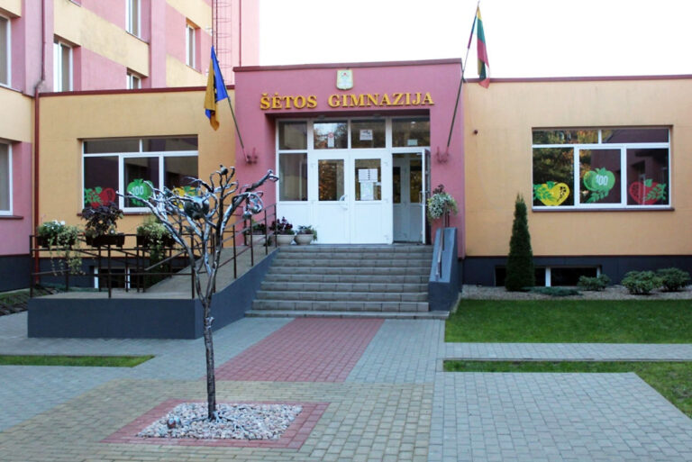 Šimtametėje Šėtos gimnazijoje – Adelės Dirsytės kabinetas